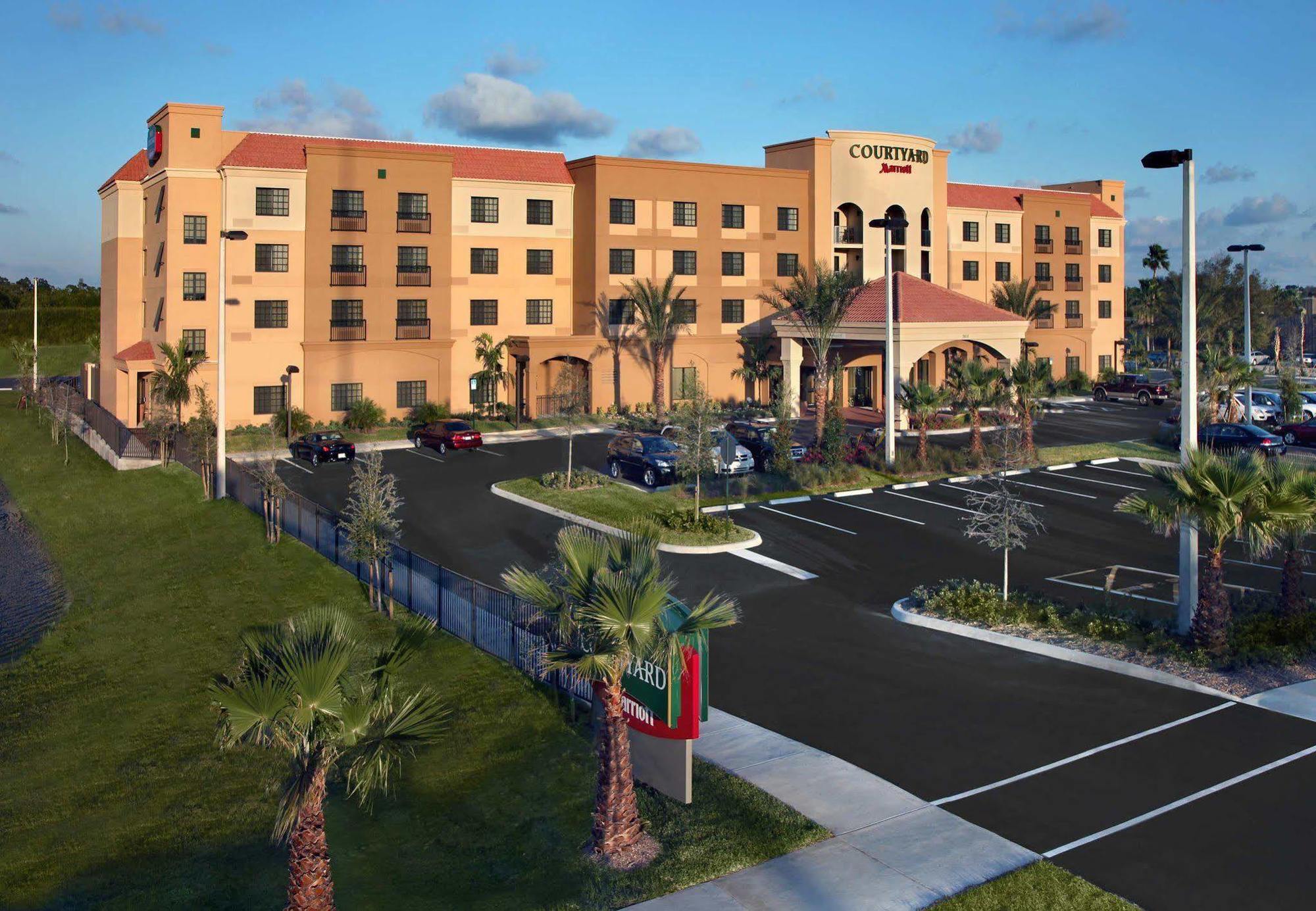 Courtyard By Marriott Stuart Exterior foto